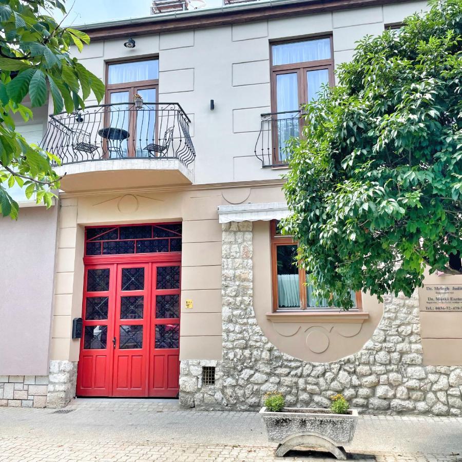 Holiday Apartmanház Harkány Exterior foto